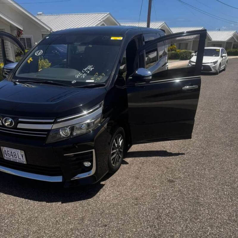 Toyota Voxy 2017 Website Product Image